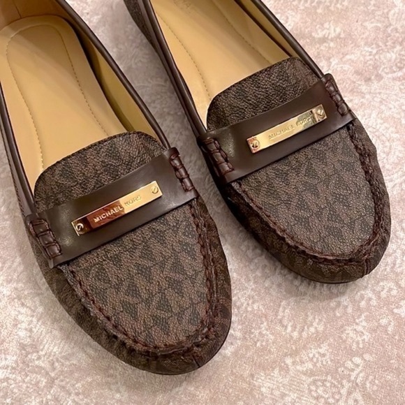 Brand New Michael Kors Brown Loafers Slip On Flats w/ Gold Tone Metal Logo Bar - Picture 15 of 16